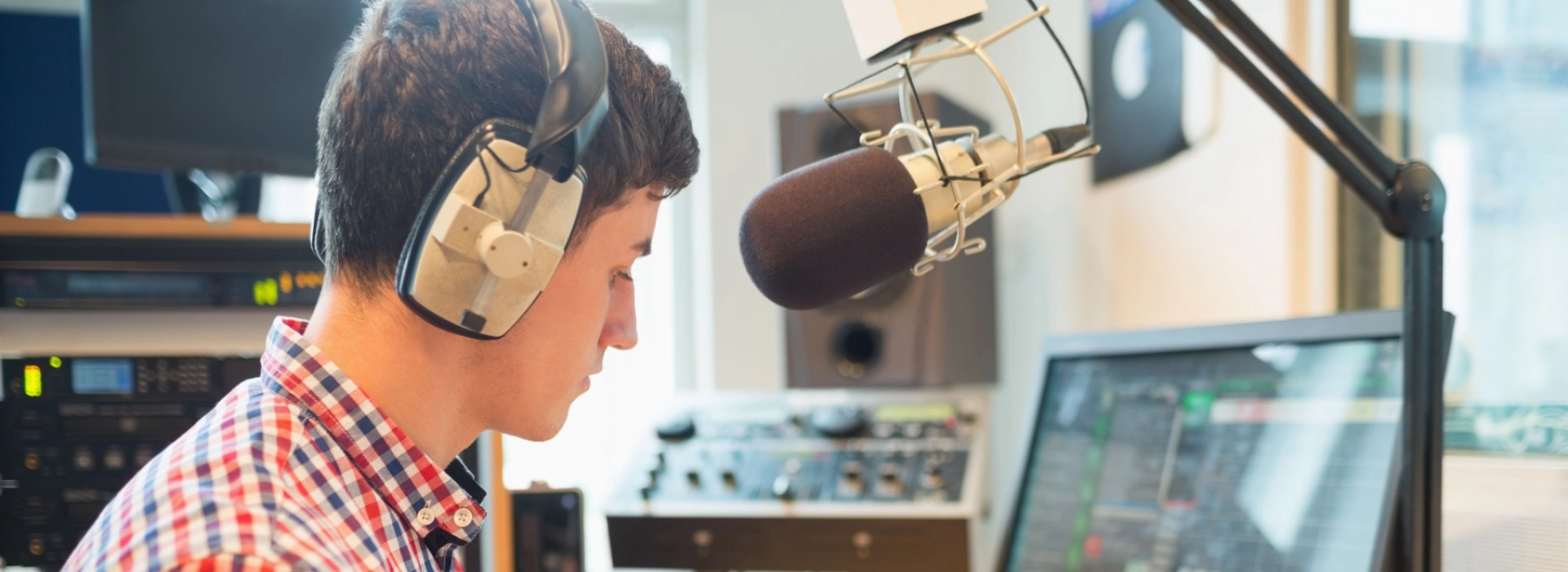 Formation Présentateur·rice de Contenus Télévisuels et Multimédia à Caen